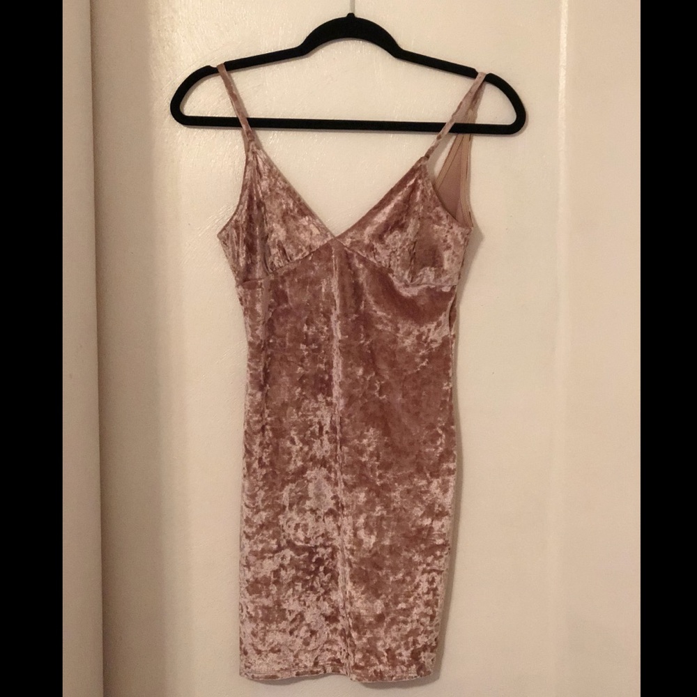 Pink velvet body con dress